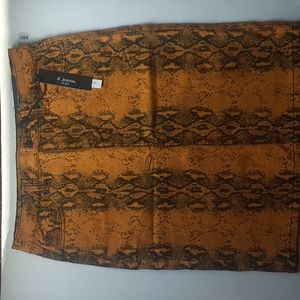 NWT d.jeans Snake Print Skirt
